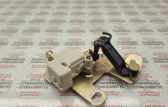 Volkswagen Touareg I Tailgate boot lock/latch motor 7L6827425