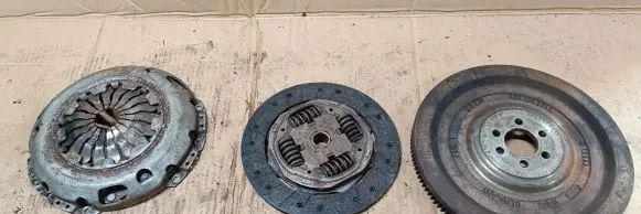 Volkswagen Touran I Clutch set kit 030105271L