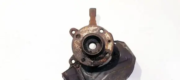 Volkswagen Golf III Front wheel hub
