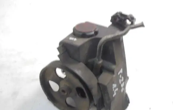 Peugeot 206 CC Power steering pump 9636868880