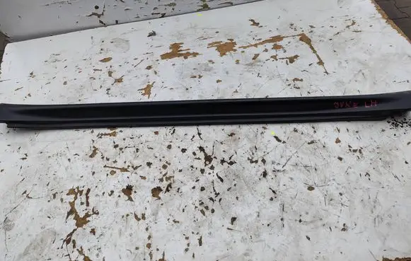 Nissan Juke I F15 Side skirt front trim 