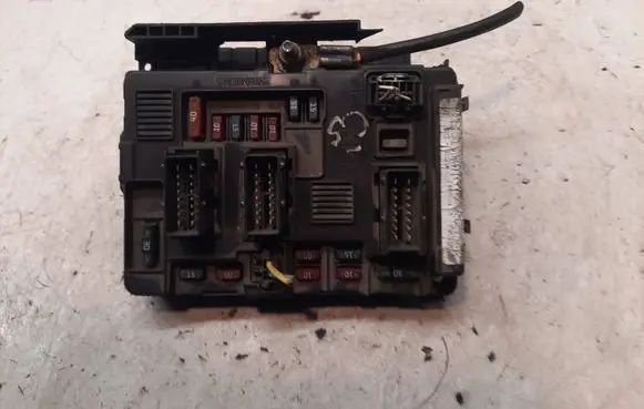 Citroen C5 Fuse box set 9640333880