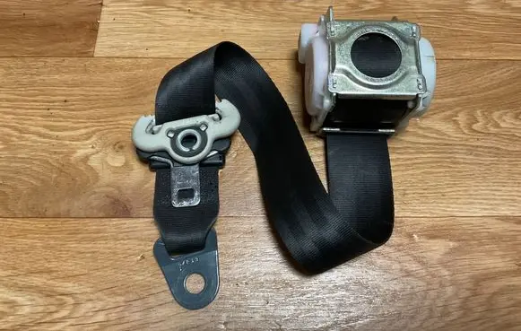 Peugeot Partner Rear seatbelt 96700778XX 20062013