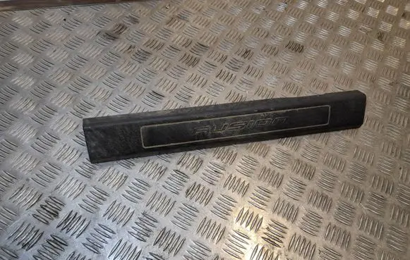 Ford Fusion II Front sill trim cover DS73F13201A