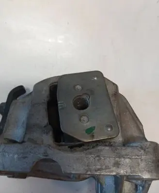 Volvo XC90 Engine mount bracket 30741583
