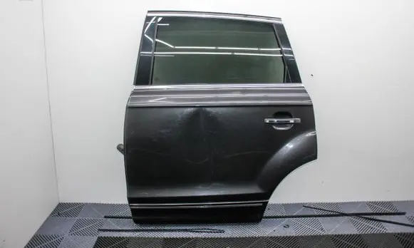 Audi Q7 4L Rear door