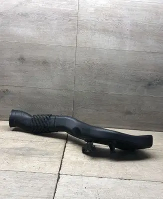 Opel Corsa E Air intake duct part 13427550 464918663 4013305A