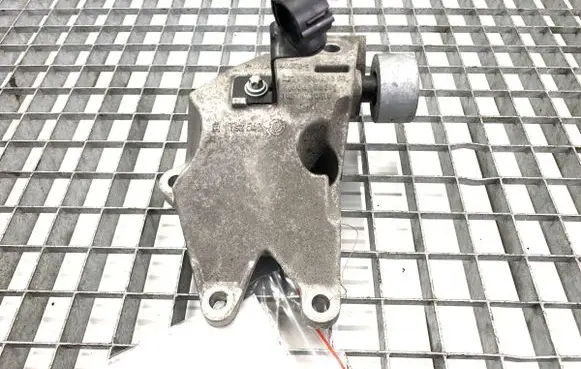 BMW 5 G30 G31 G38 Engine mounting bracket 6864593