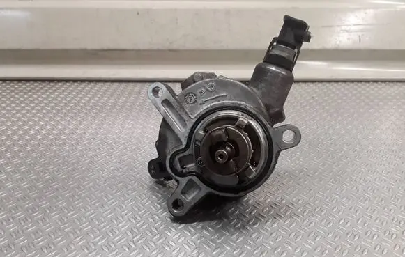 Volvo XC70 Vacuum pump 30731825