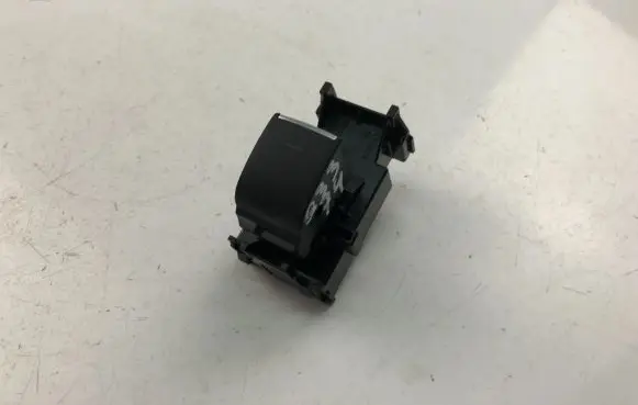 Toyota C-HR I Electric window control switch 193354