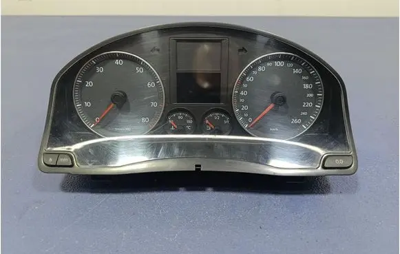 Volkswagen Golf Plus Speedometer (instrument cluster) 1K0920863A