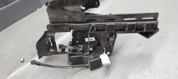 Ford Focus Sliding door lock 4M5AA26412BC