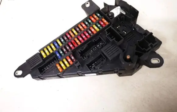 BMW 5 E60 E61 Fuse box set 913883001 518956057