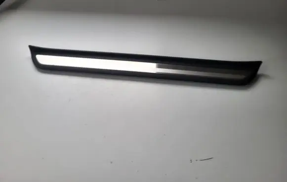 KIA Xceed Front sill trim cover