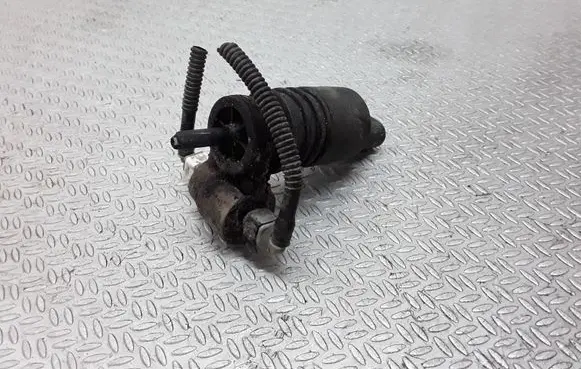 Volkswagen PASSAT B6 Windscreen/windshield washer pump 1T0955651A