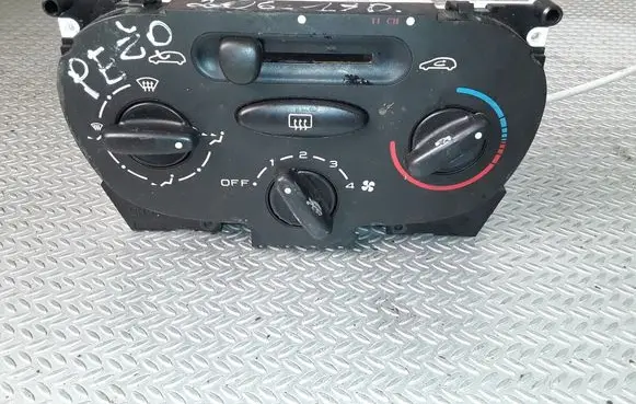 Peugeot 206 Climate control unit 1068901