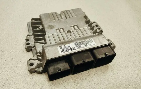 Peugeot 308 Engine control unit/module S180123008 9666681180 9801622880