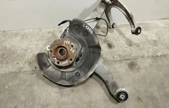 BMW 6 F06 Gran coupe Front wheel hub spindle knuckle QL677596709