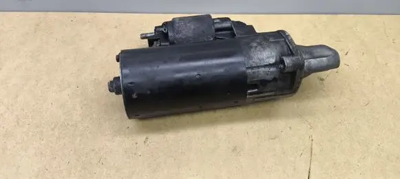 Mercedes-Benz E W211 Starter motor A0061514401