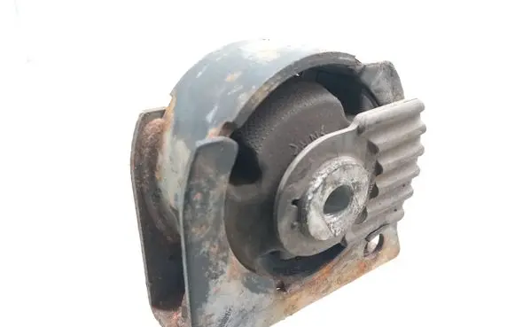 Toyota RAV 4 (XA30) Engine mount bracket DDF4910808
