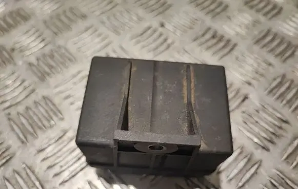Jaguar XF X250 Glow plug pre-heat relay 0281003