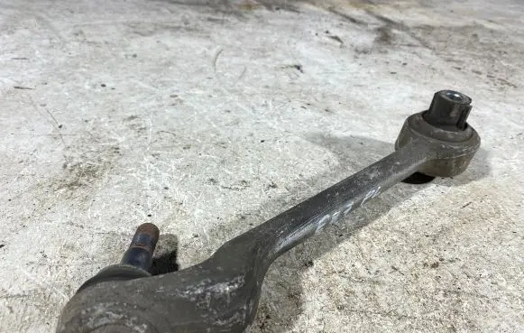 BMW 1 E81 E87 Rear control arm 6763700r