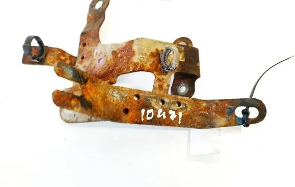 Opel Zafira B Engine mounting bracket 13192898
