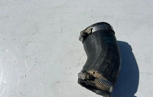 Volkswagen PASSAT B8 Intercooler hose/pipe 04L145828F