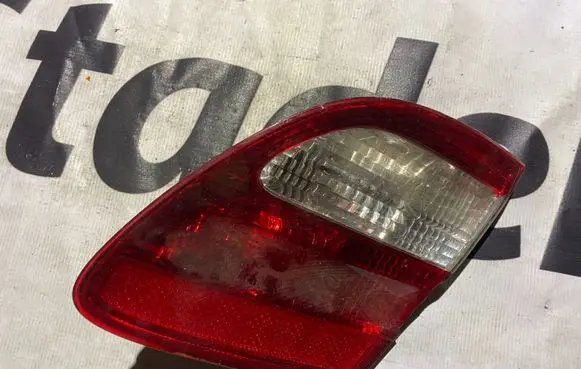 Mercedes-Benz E W211 Tailgate rear/tail lights a2118201464 2118201464