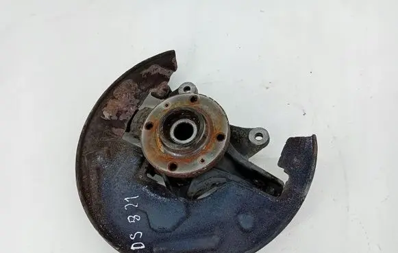 Citroen DS5 Front wheel hub spindle knuckle