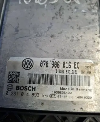 Volkswagen Transporter - Caravelle T5 Engine control unit/module 070906016EC 1039S26400 0281014893