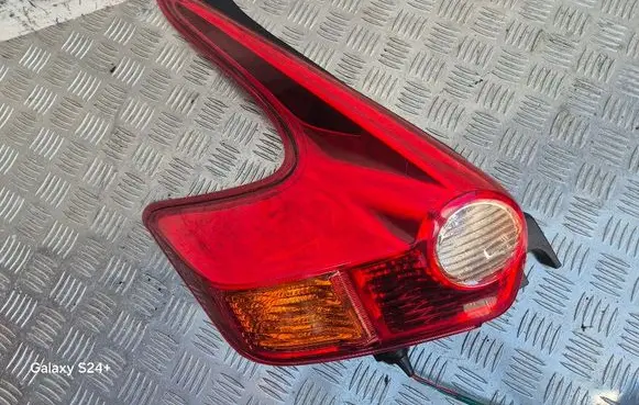 Nissan Juke I F15 Rear/tail lights T003