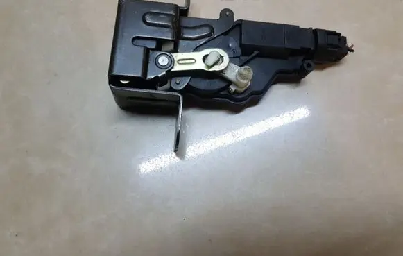 KIA Sorento Tailgate/trunk/boot lock/catch/latch 871303E000