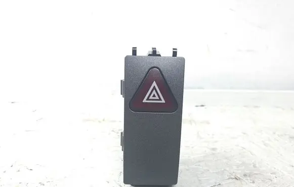Mercedes-Benz C W204 Hazard light switch 2048700758 33690512