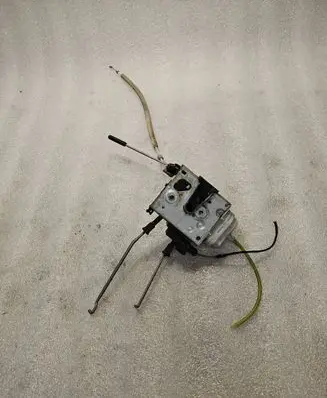 Audi A8 S8 D2 4D Front door lock 8D1837016F
