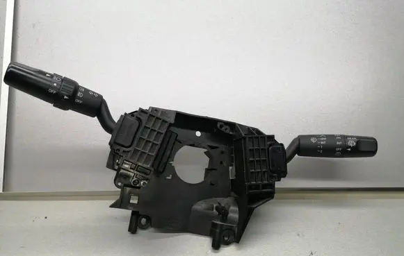 Mazda 3 I Wiper turn signal indicator stalk/switch 17D798 17D682