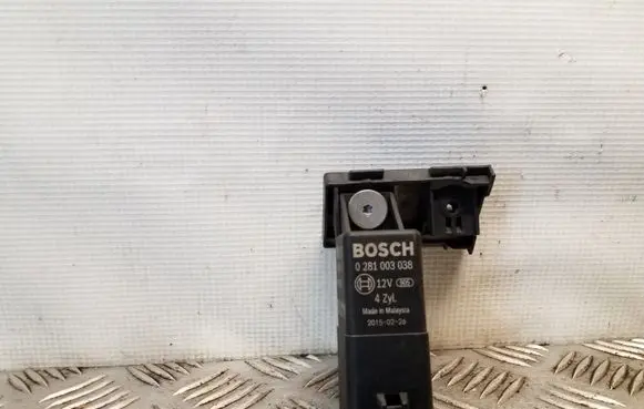 Glow plug pre-heat relay