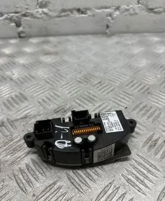 Audi A4 S4 B8 8K Heater blower fan relay A2469064100 8T0820521