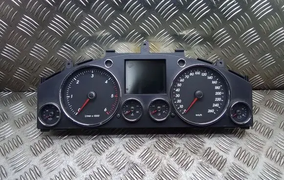Volkswagen Touareg I Speedometer (instrument cluster) 7L6920880M 0263654017