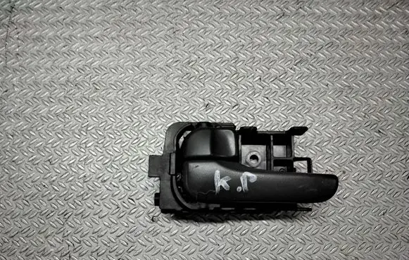 Nissan X-Trail T30 Front door interior handle