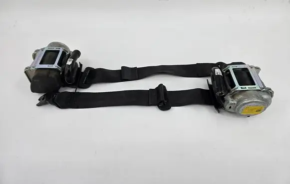 Volkswagen Tiguan Set of seat belts 5NA857806D