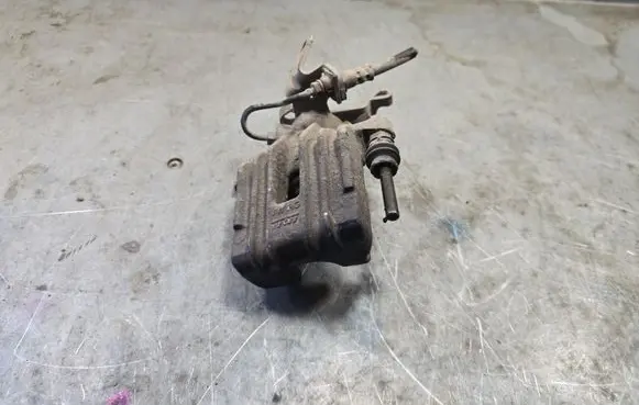 Volkswagen Golf Plus Rear brake caliper 