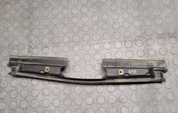 BMW 5 E60 E61 Radiator trim 7050650