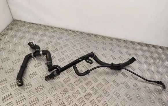 Volkswagen PASSAT B8 Engine coolant pipe/hose 3G0121070M 3Q0122058B