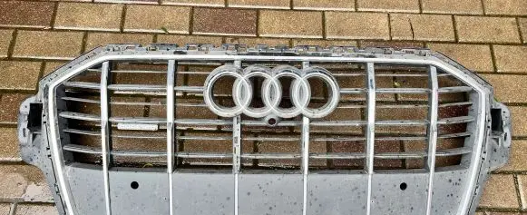 Audi Q7 4M Front grill 4M0853651