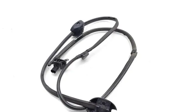 BMW X4M F98 Windshield washer spray nozzle 