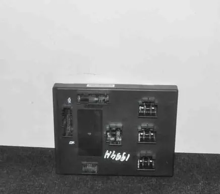 Audi A5 8T 8F Central body control module F005V15980