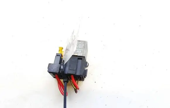 Volkswagen Transporter - Caravelle T4 Other relay 141951253b 22200007