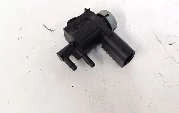 Volkswagen Touareg II Turbo solenoid valve 1K0906283A