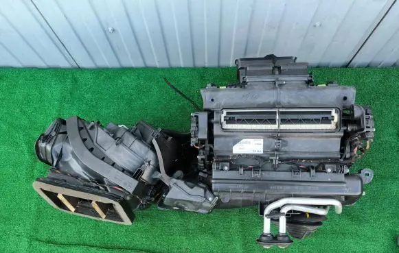 Audi Q7 4M Interior heater climate box assembly 4M1820001L